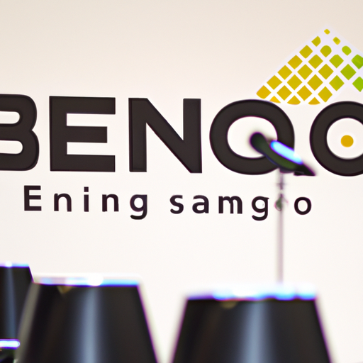 הלוגו של בנגו לצד מגוון הציוד לאירועים.